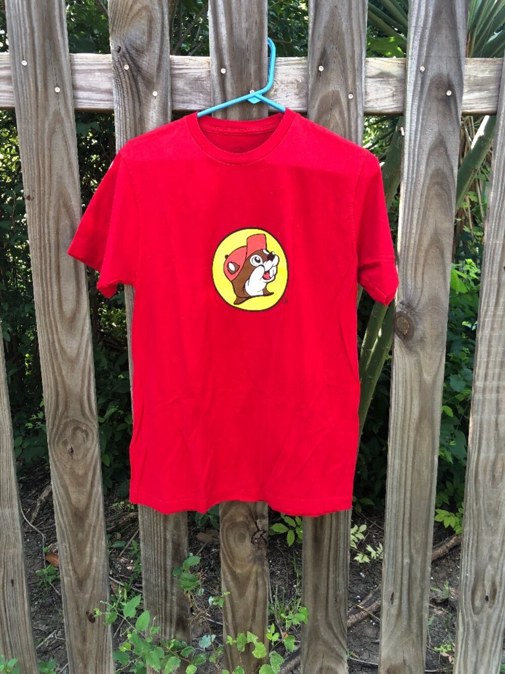 Buc-ee's Red T-shirt, Size Medium